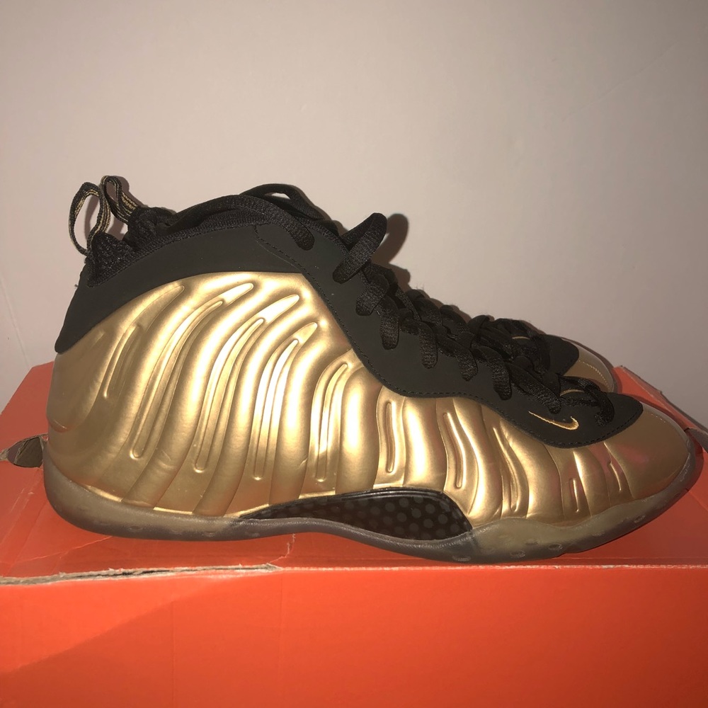 Nike foamposite one metallic gold